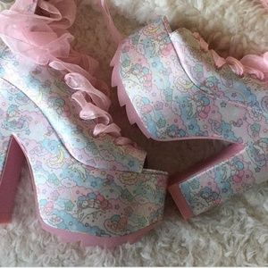 Little twin stars platform heels
